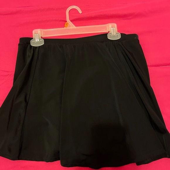 Torrid swim skirt - Picture 2 of 4